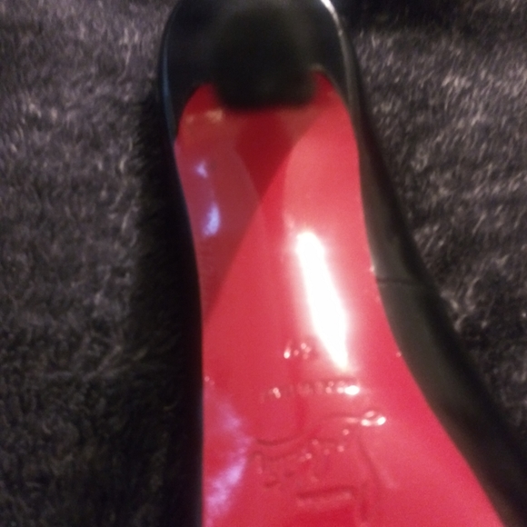 Worn twice Louboutin platform - Picture 2 of 5